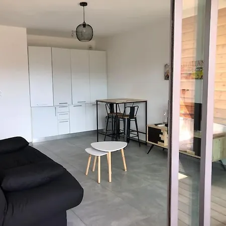 Piscine, 200m Port De Vecchio Pour 2 Personnes *