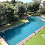 Piscine, 200m Port De Vecchio Pour 2 Personnes *