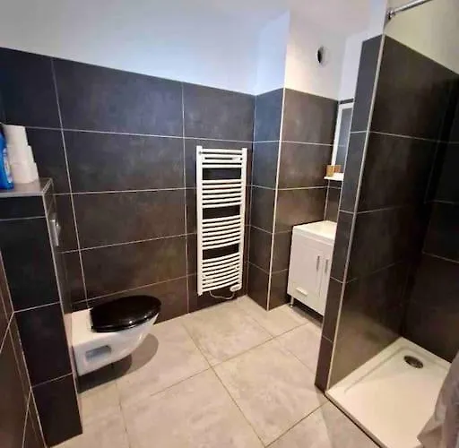 Piscine, 200m Port De Vecchio Pour 2 Personnes *