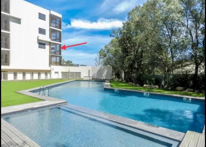 Piscine, 200m Port De Vecchio Pour 2 Personnes * Porto-Vecchio (Corsica)